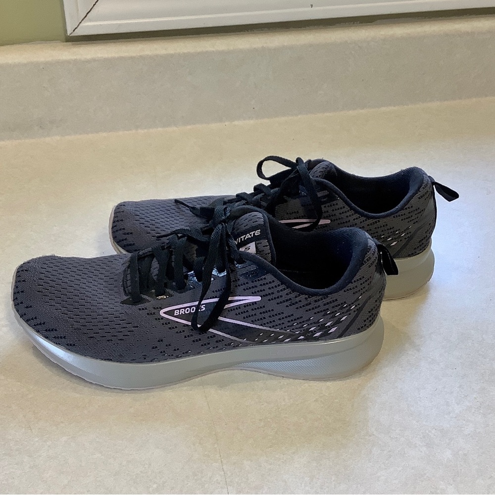 Brooks Women's Black and Light Purple Running Shoes - Picture 12 of 12